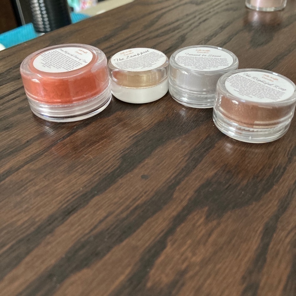 HELLO waffle loose powder makeup